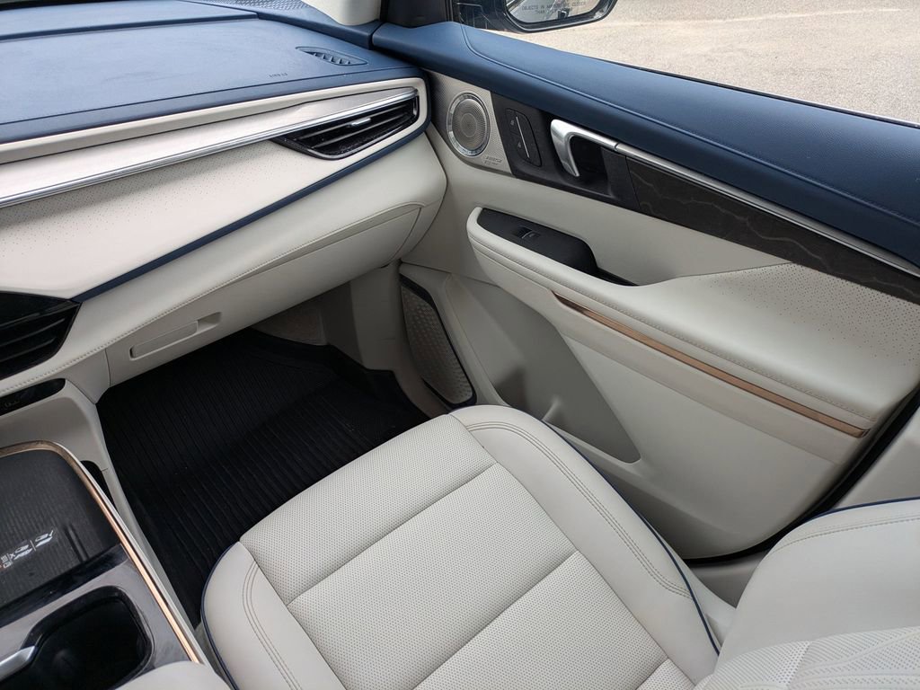Used 2025 Buick Enclave Avenir w/ Super Cruise Package FWD image 18