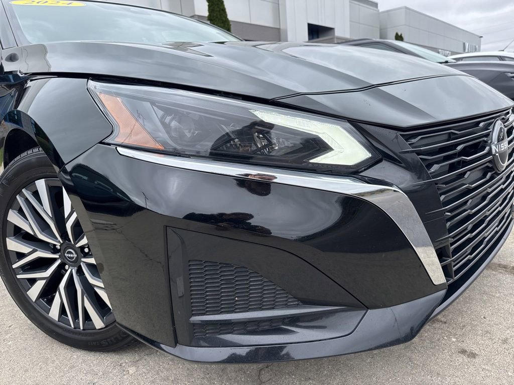 Used 2024 Nissan Altima 2.5 SV image 14