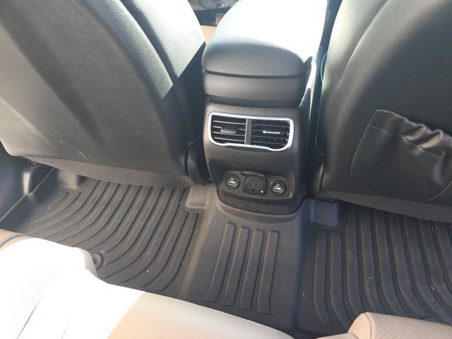 Used 2023 Hyundai Santa Fe Limited AWD/4WD image 11