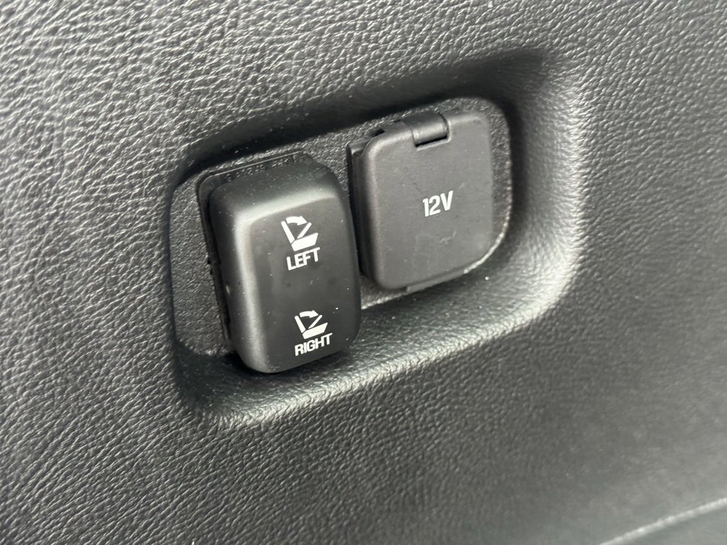 Used 2023 Ford Edge SEL image 41