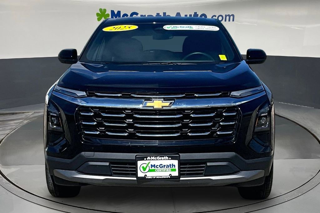 Used 2025 Chevrolet Equinox LT AWD/4WD image 2