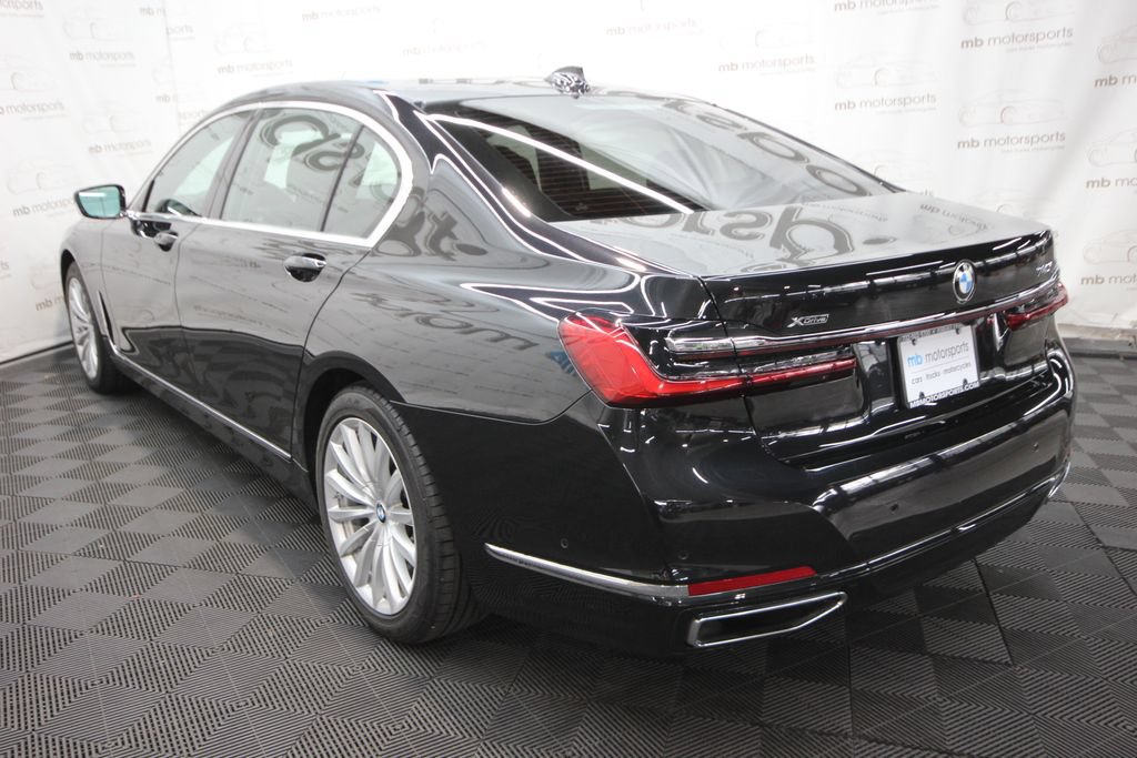 Used 2022 BMW 740i xDrive w/ Premium Package AWD/4WD image 4