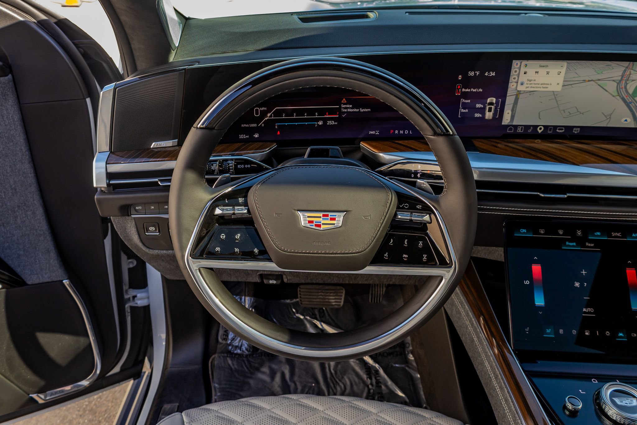 Used 2026 Cadillac Escalade Platinum Sport w/ LPO, ONYX Package image 19