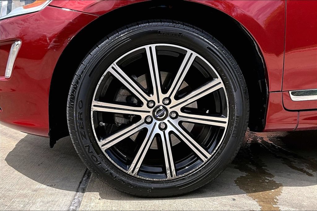 Used 2015 Volvo XC60 T5 Premier w/ Proximity Package FWD image 11