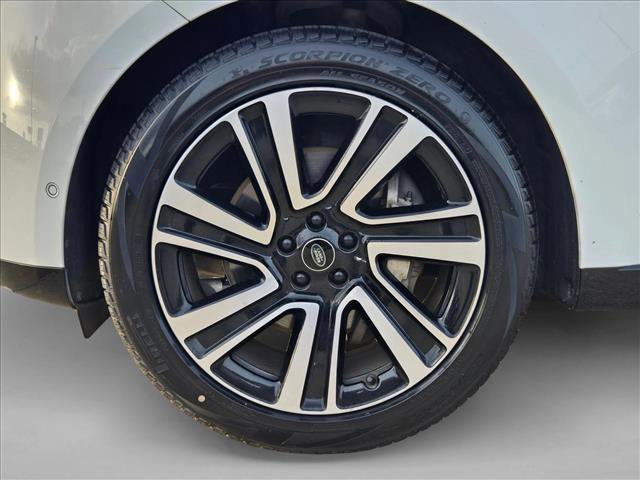 Certified 2023 Land Rover Range Rover SE AWD/4WD image 24
