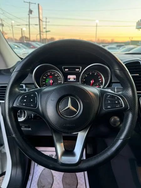 Used 2017 Mercedes-Benz GLS 450 4MATIC image 32