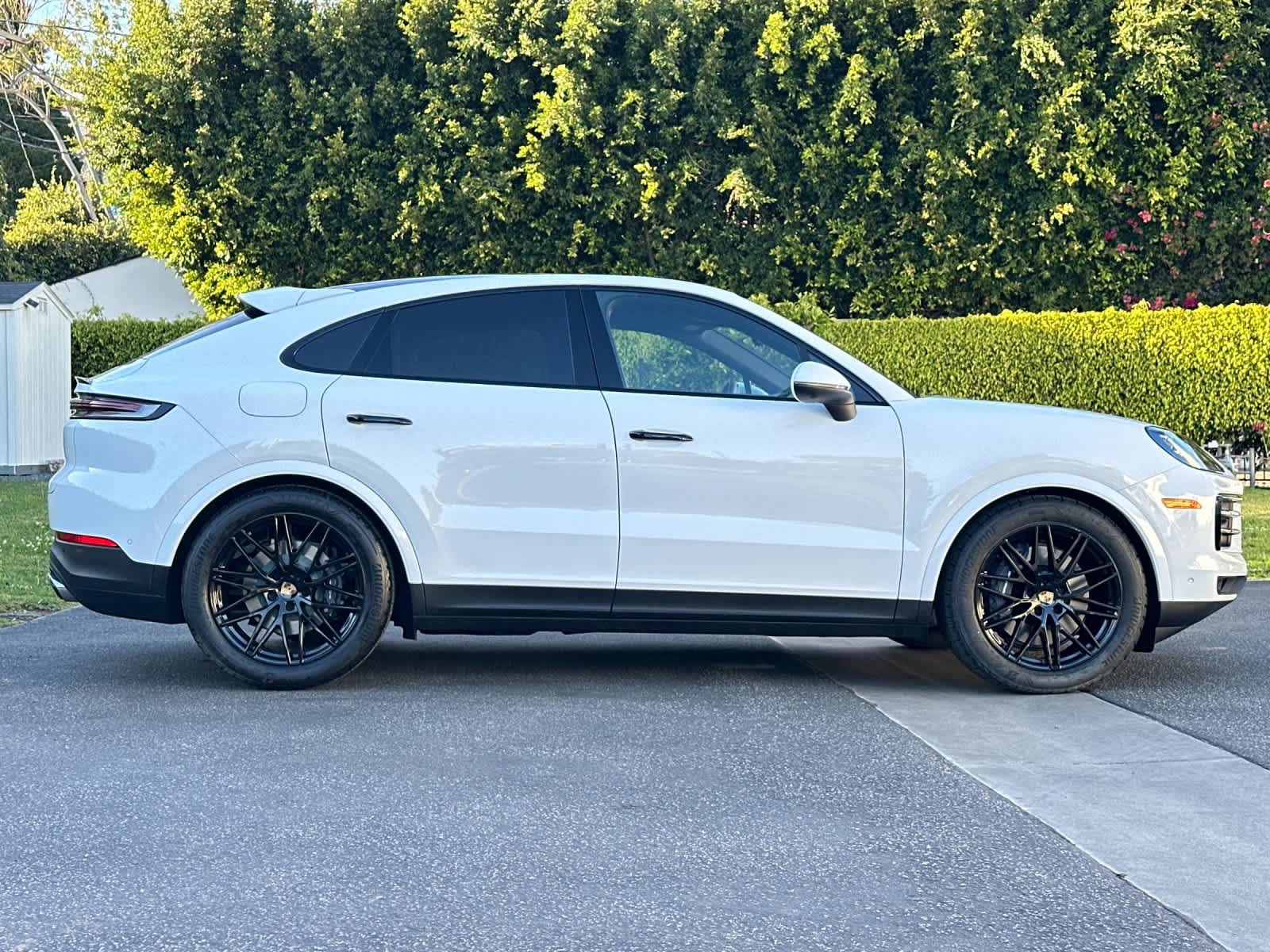New 2025 Porsche Cayenne Coupe AWD/4WD image 9