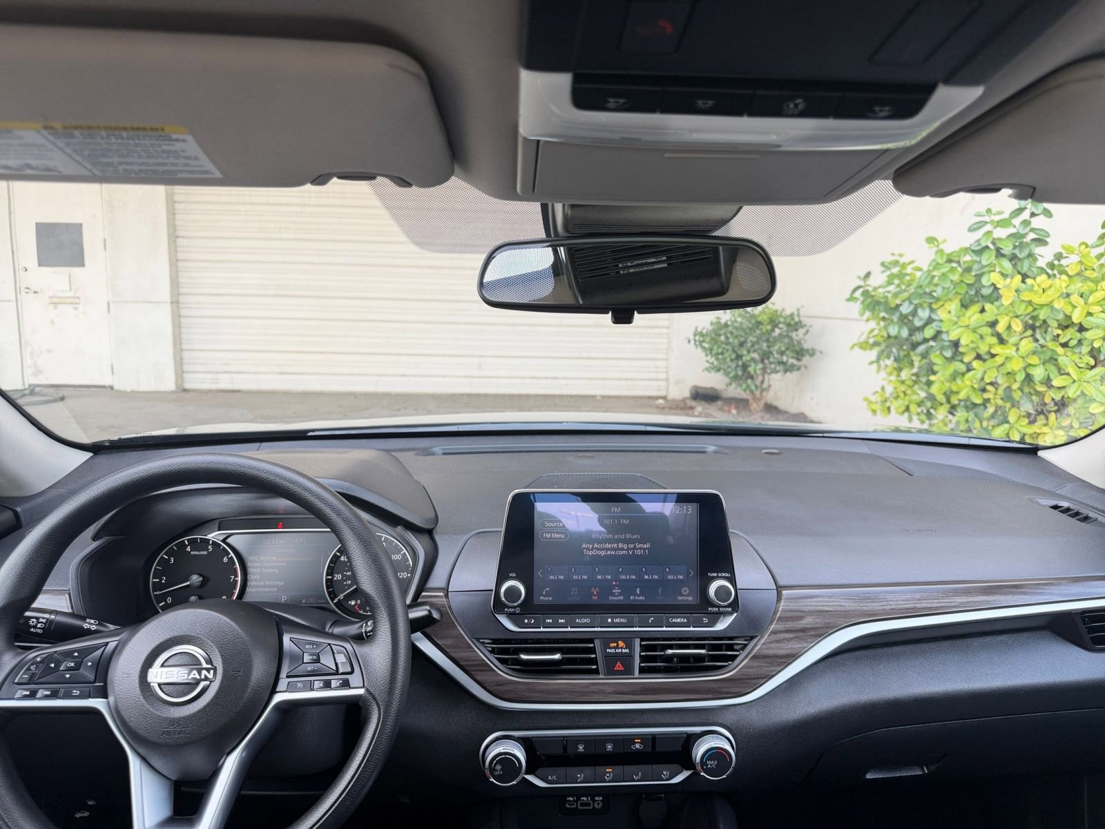 Used 2025 Nissan Altima 2.5 SV FWD image 34