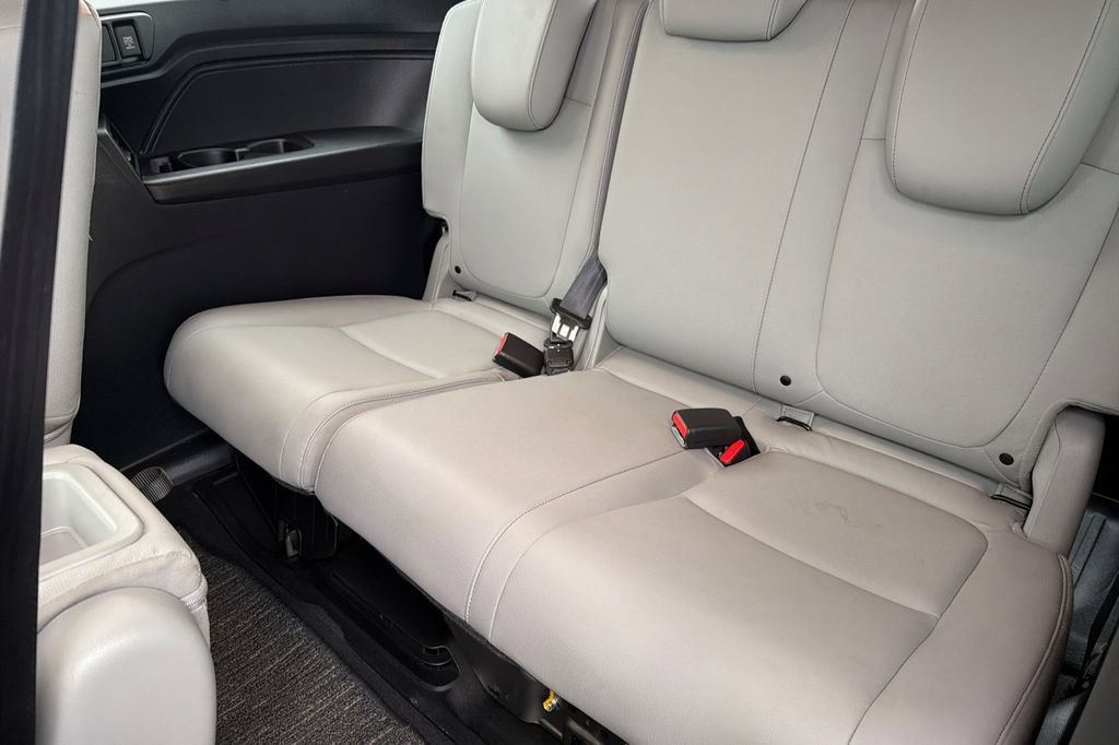 Used 2023 Honda Odyssey Touring image 14