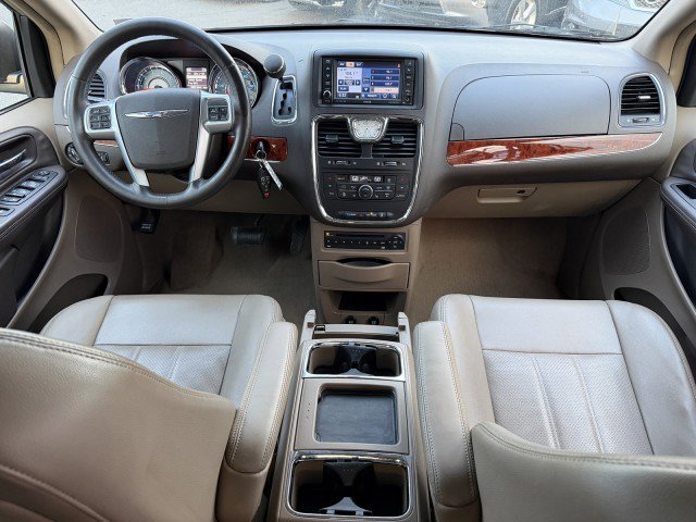 Used 2012 Chrysler Town & Country Touring-L w/ Entertainment Group #2 FWD image 24