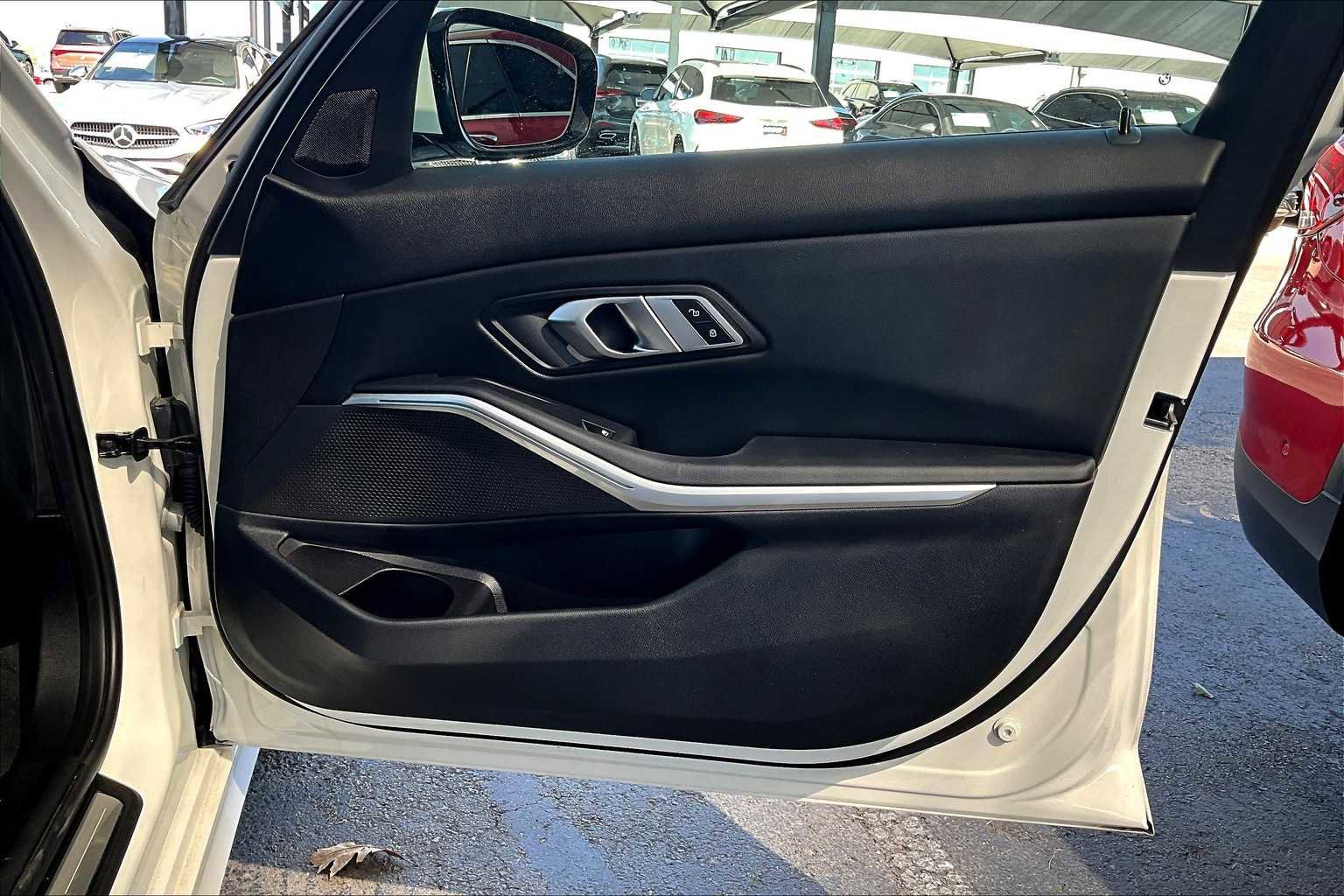 Used 2023 BMW 330e xDrive w/ Premium Package image 22