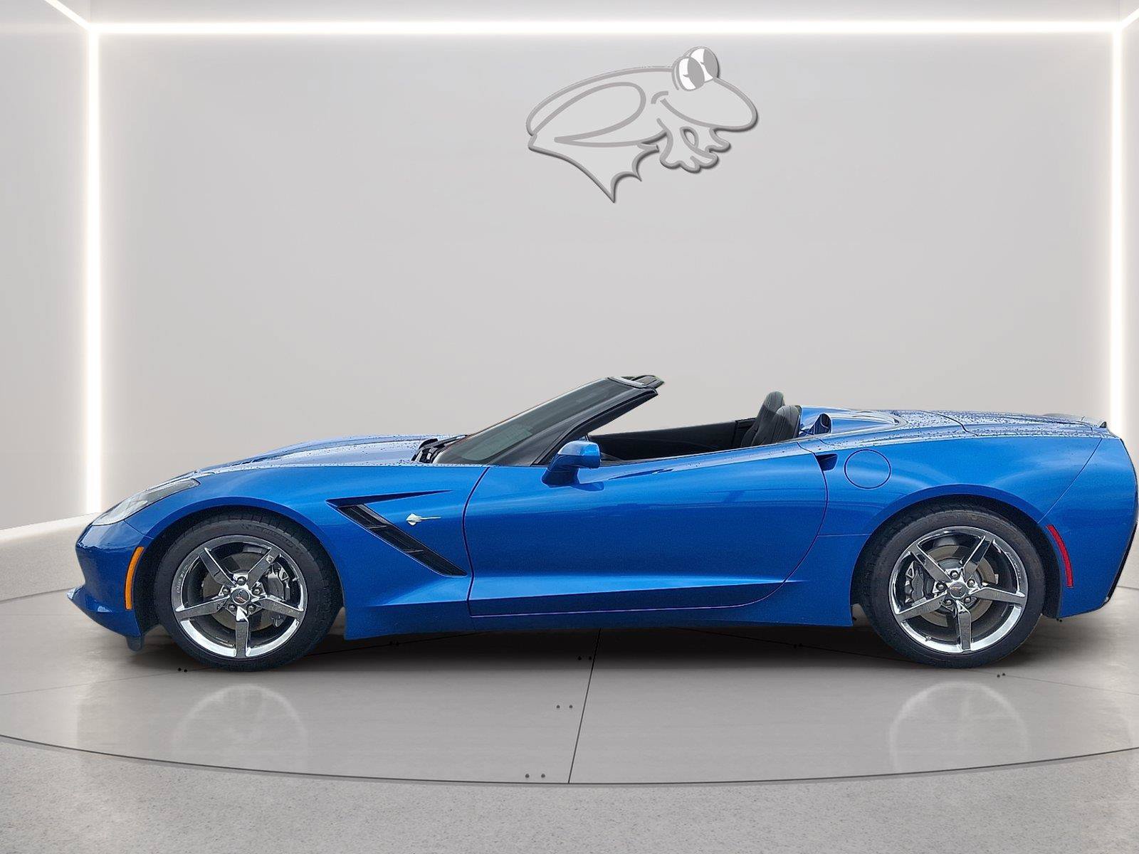 Used 2015 Chevrolet Corvette Stingray Convertible w/ 3LT Preferred Equipment Group RWD image 2