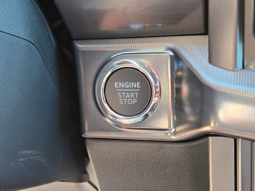 New 2026 Ford F150 Lariat w/ Equipment Group 502A High image 17