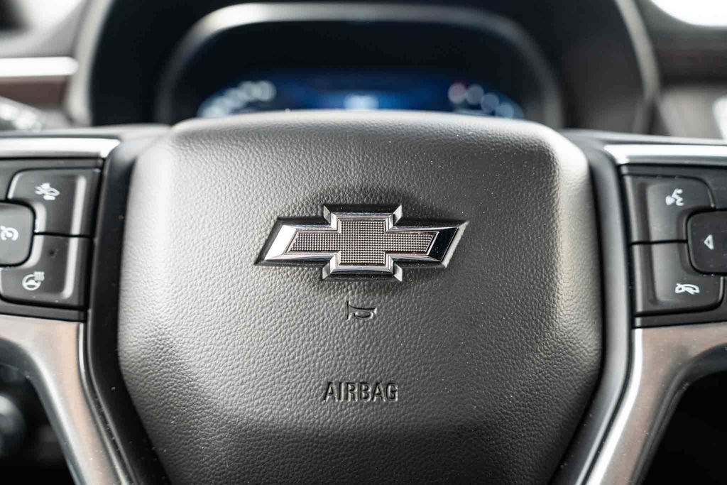 Used 2023 Chevrolet Tahoe Z71 w/ Luxury Package AWD/4WD image 14