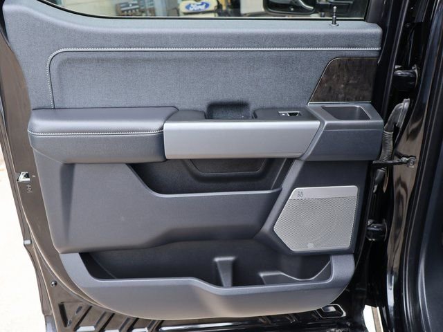 Certified 2025 Ford F350 Lariat w/ Chrome Package image 22