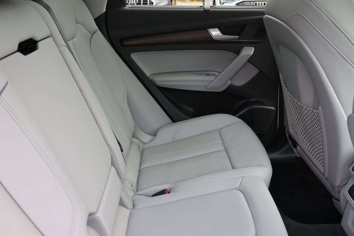 Used 2022 Audi Q5 e Premium Plus w/ Premium Plus Package image 14
