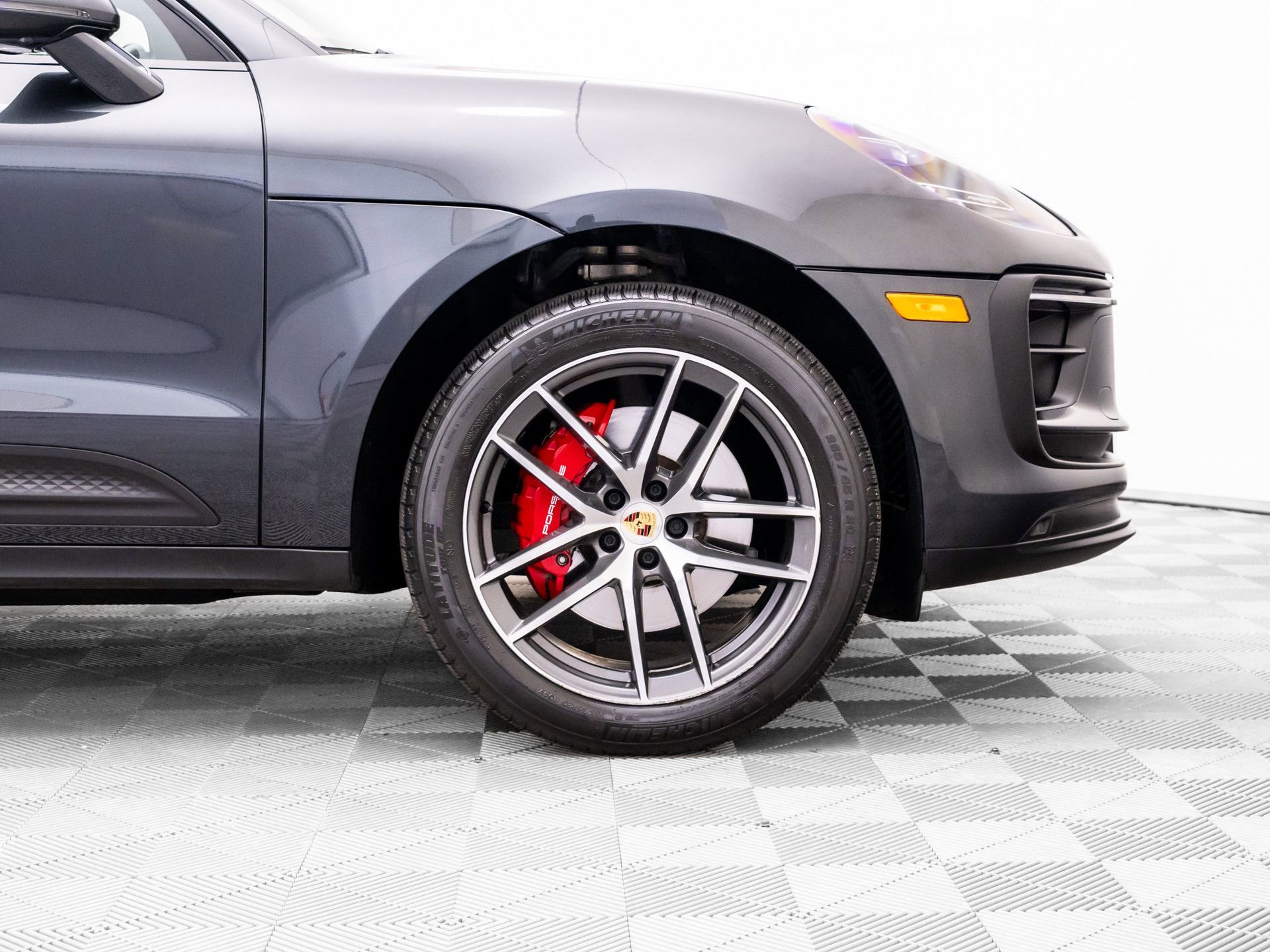 Certified 2023 Porsche Macan S AWD/4WD image 36