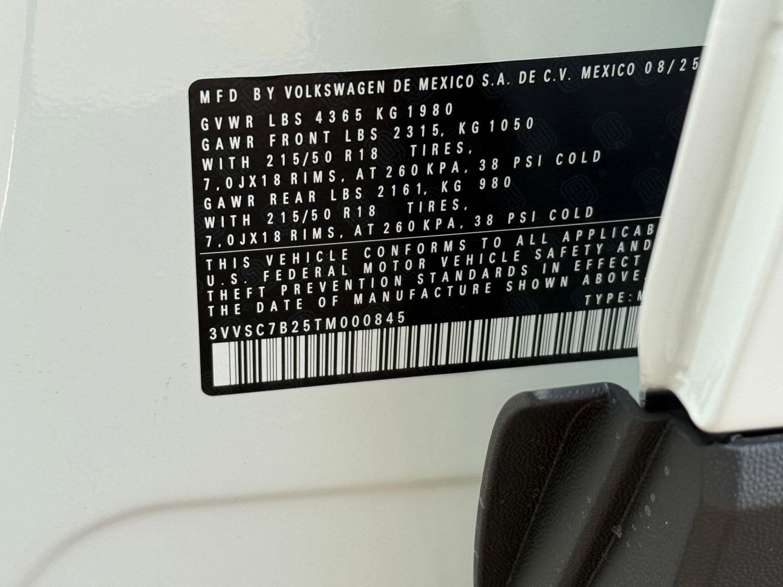 New 2026 Volkswagen Taos SE image 18