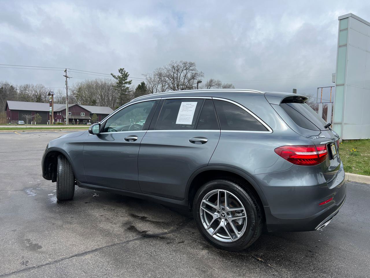 Used 2019 Mercedes-Benz GLC 300 4MATIC image 4