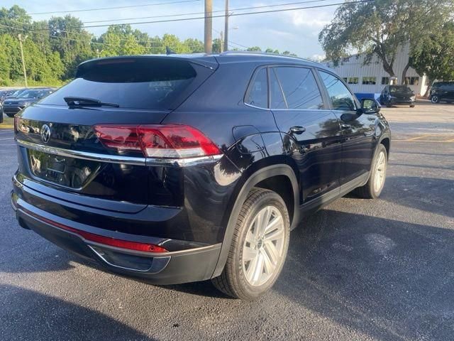 Used 2023 Volkswagen Atlas Cross Sport SE FWD image 7