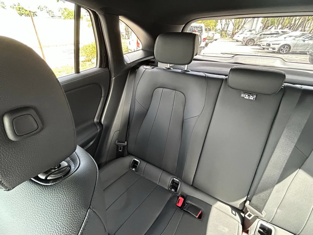 Used 2025 Mercedes-Benz GLA 250 4MATIC image 12