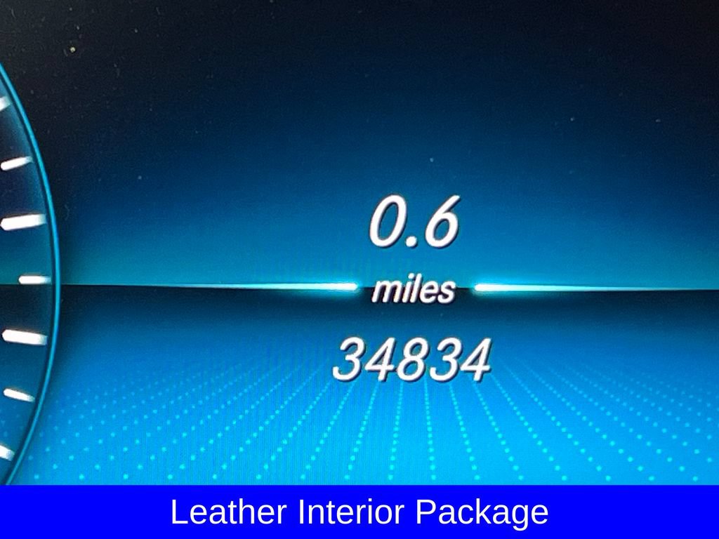 Used 2022 Mercedes-Benz GLC 300 4MATIC image 2