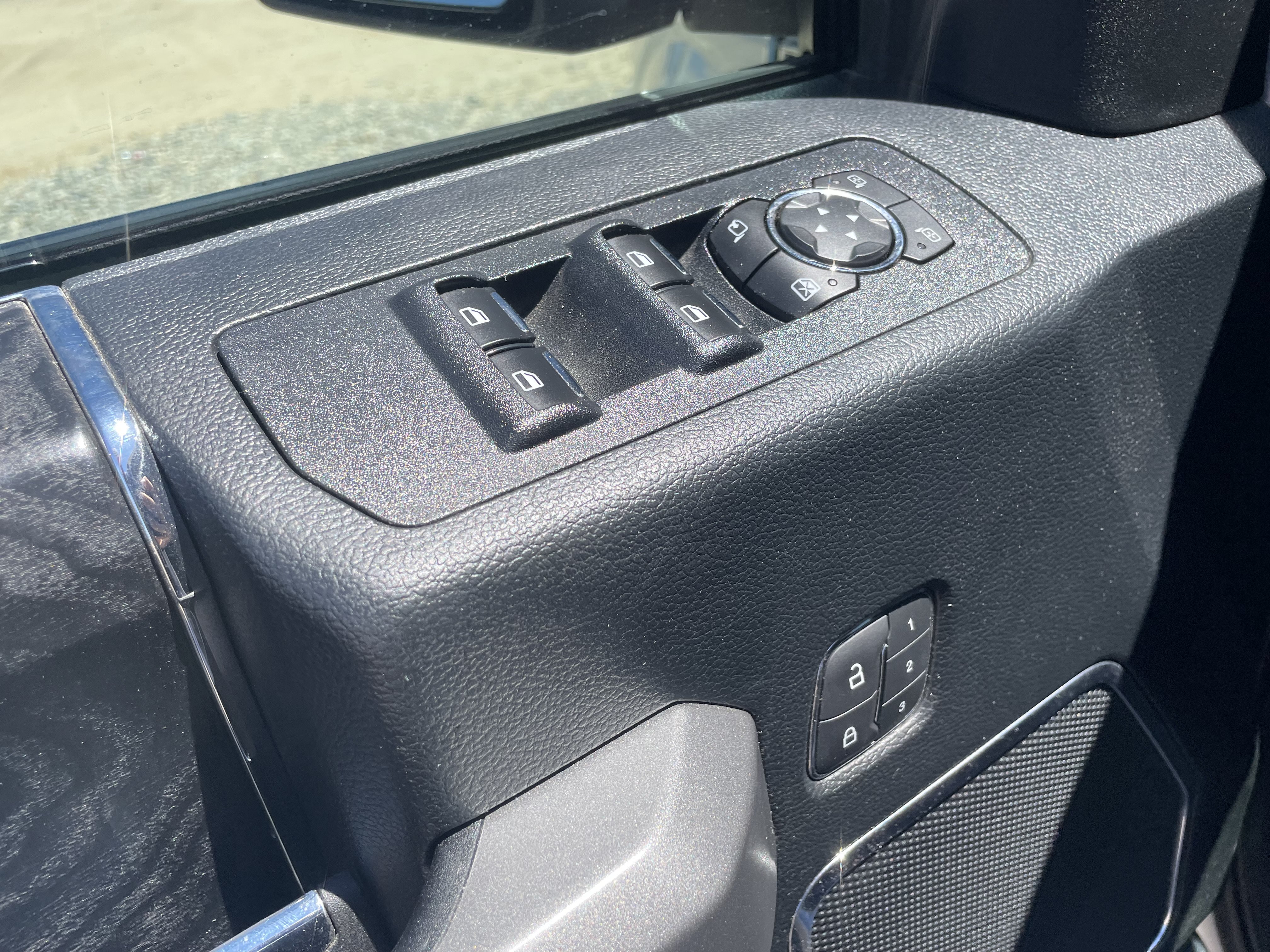 Used 2018 Ford F150 Platinum w/ Equipment Group 701A Luxury AWD/4WD image 13