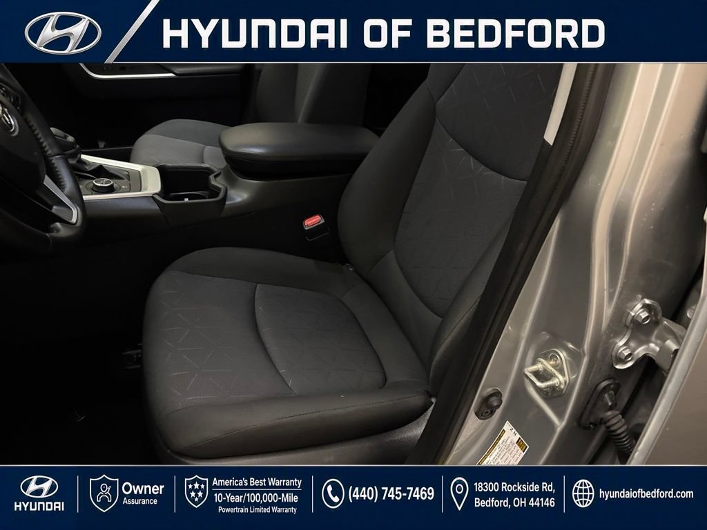 Used 2025 Toyota RAV4 XLE AWD/4WD image 15