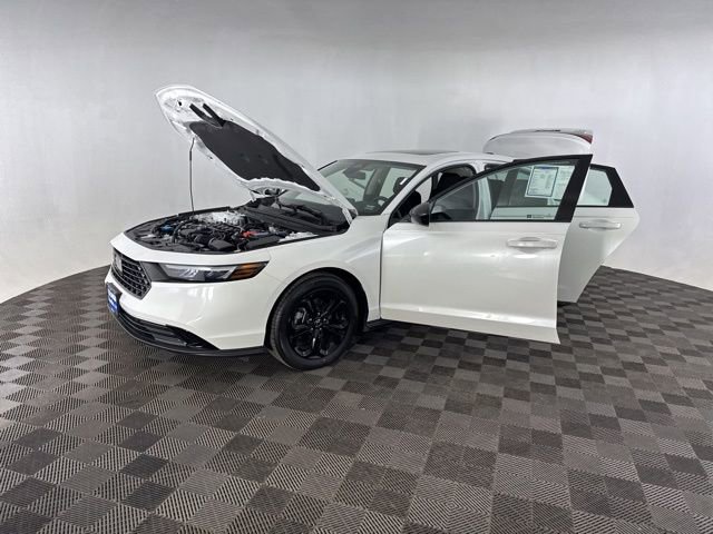 Certified 2025 Honda Accord SE image 14