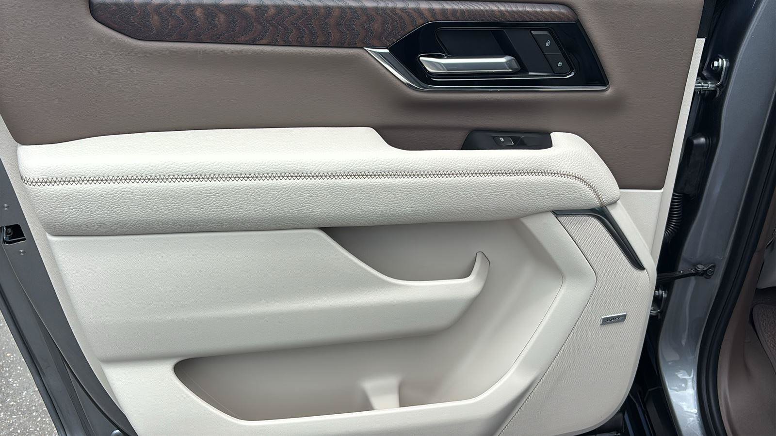 New 2026 GMC Yukon XL Denali RWD image 17