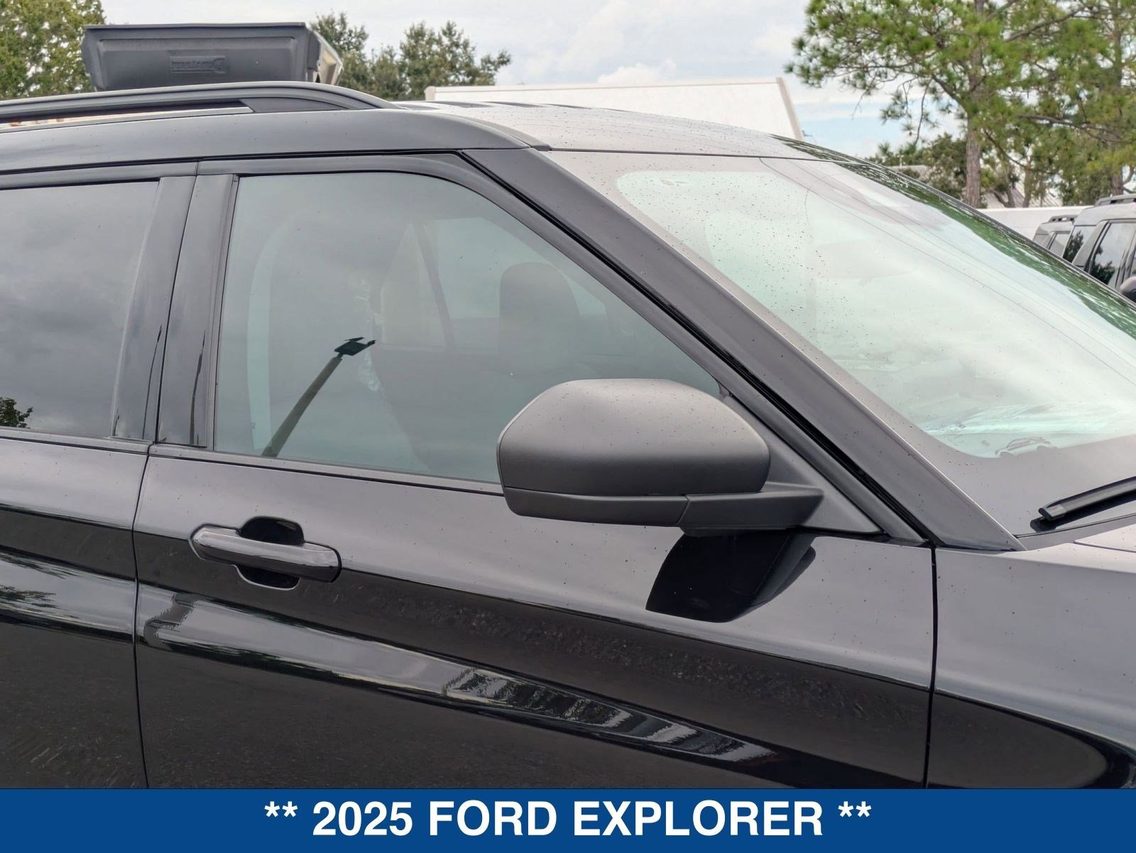 New 2025 Ford Explorer Active w/ Active Comfort Package image 11