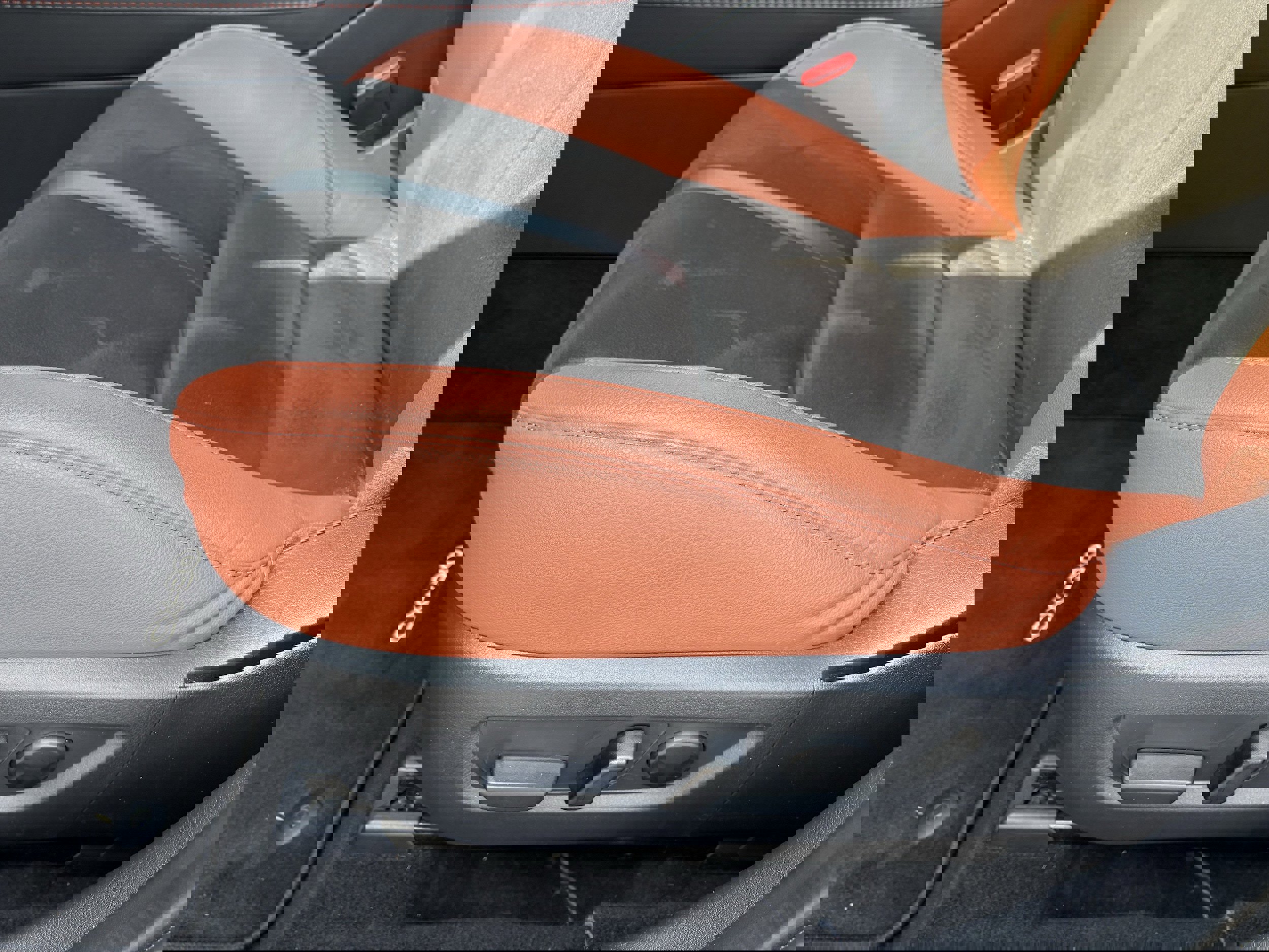 Used 2024 MAZDA CX-30 Carbon image 27