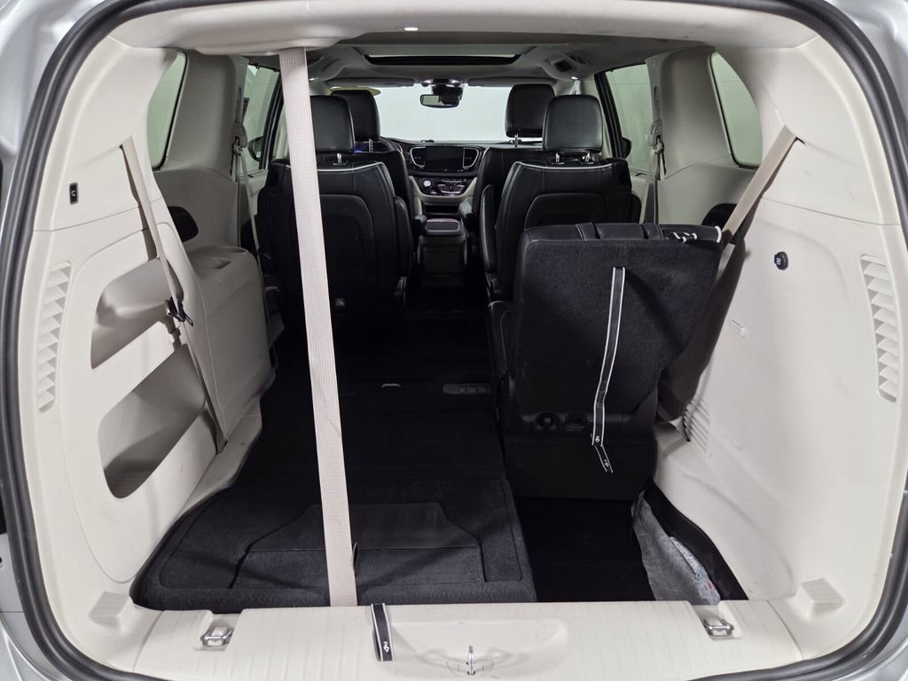 Certified 2024 Chrysler Pacifica Limited image 24