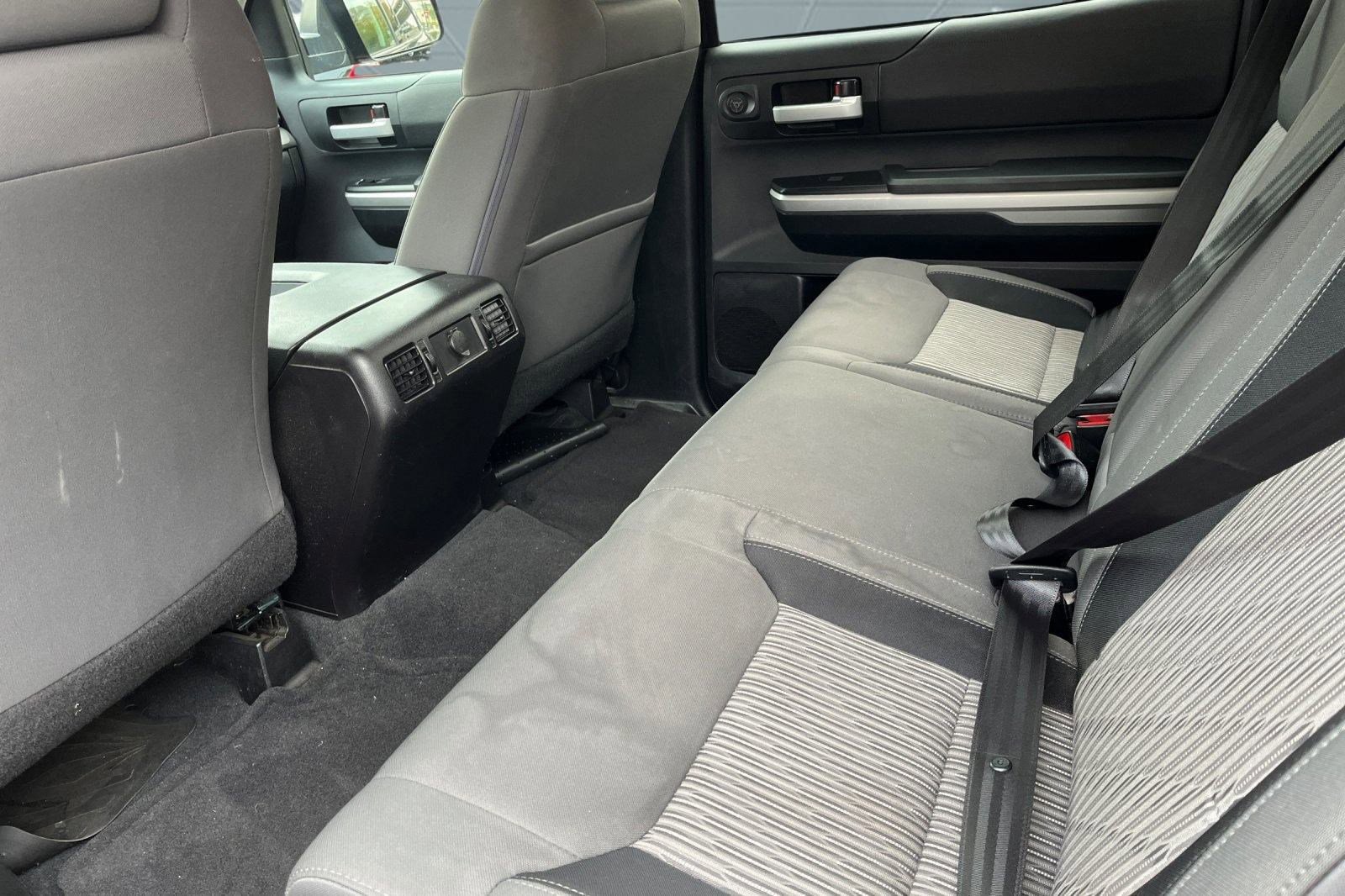 Used 2015 Toyota Tundra SR5 w/ SR5 Upgrade Package image 10