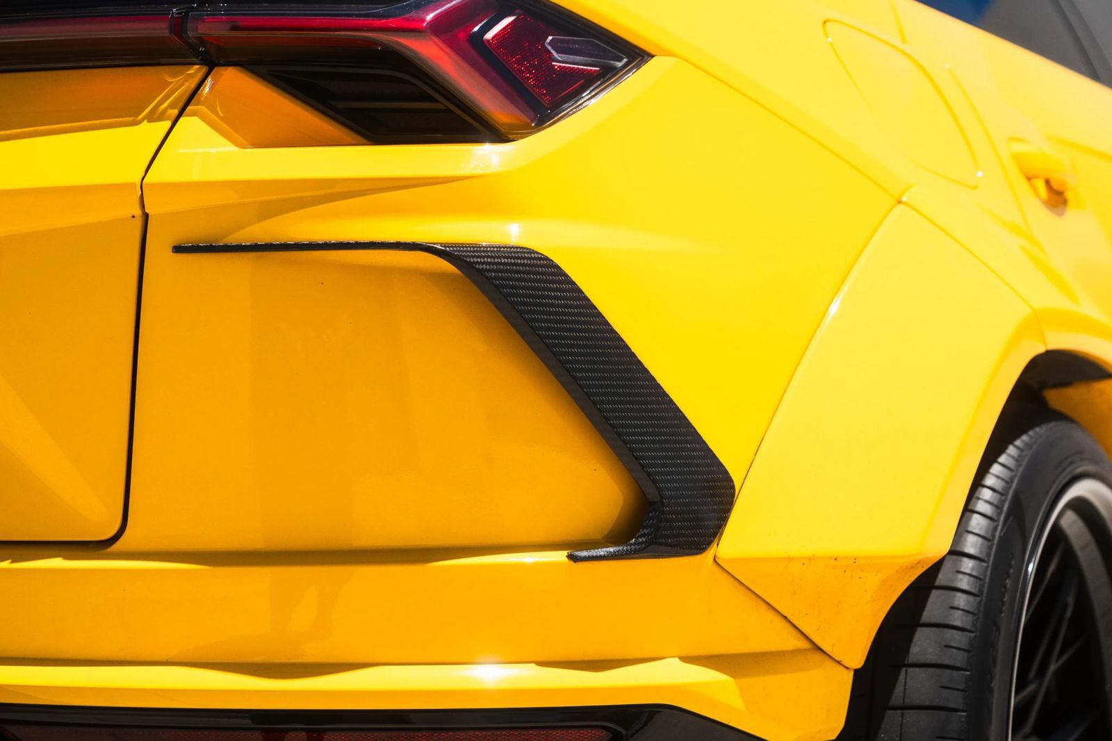 Used 2021 Lamborghini Urus AWD/4WD image 19