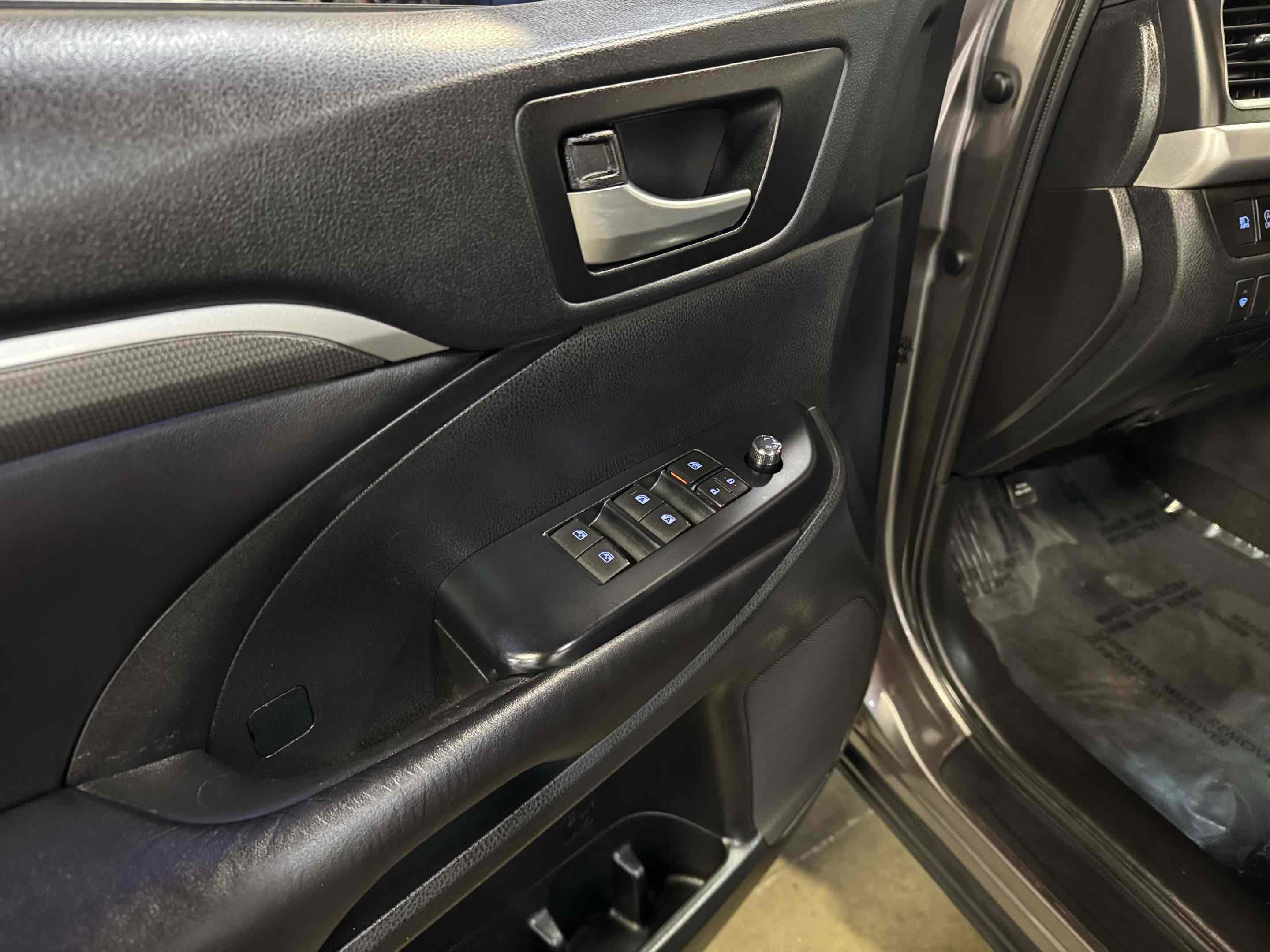 Used 2019 Toyota Highlander XLE image 76