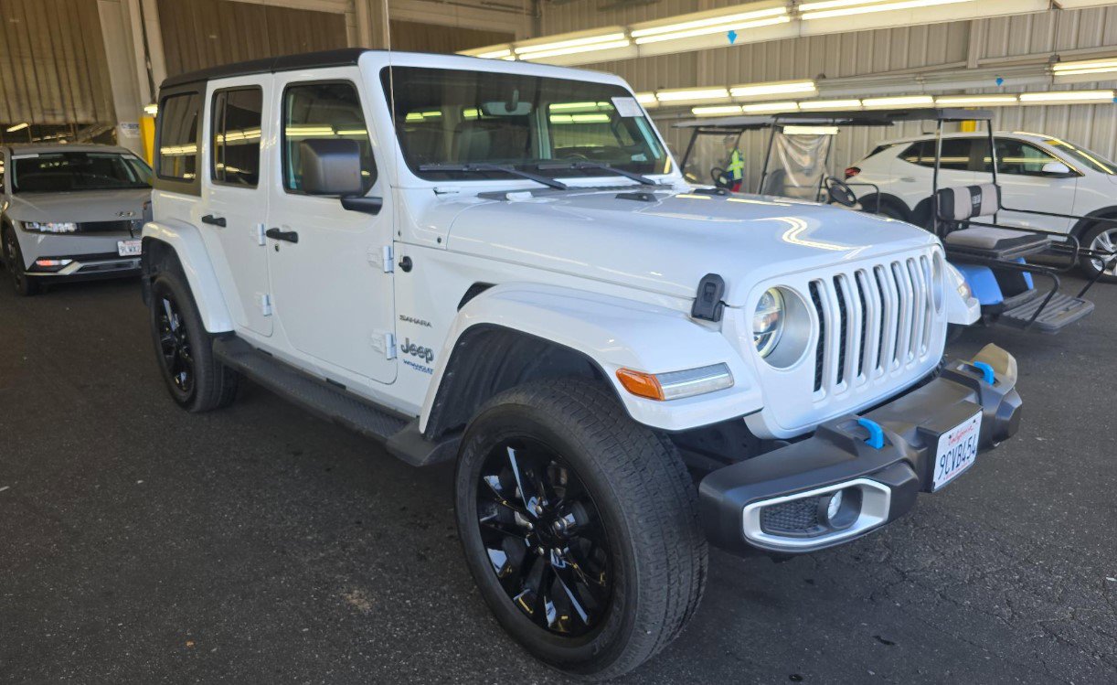 Used 2022 Jeep Wrangler Unlimited Sahara w/ Cold Weather Group image 2