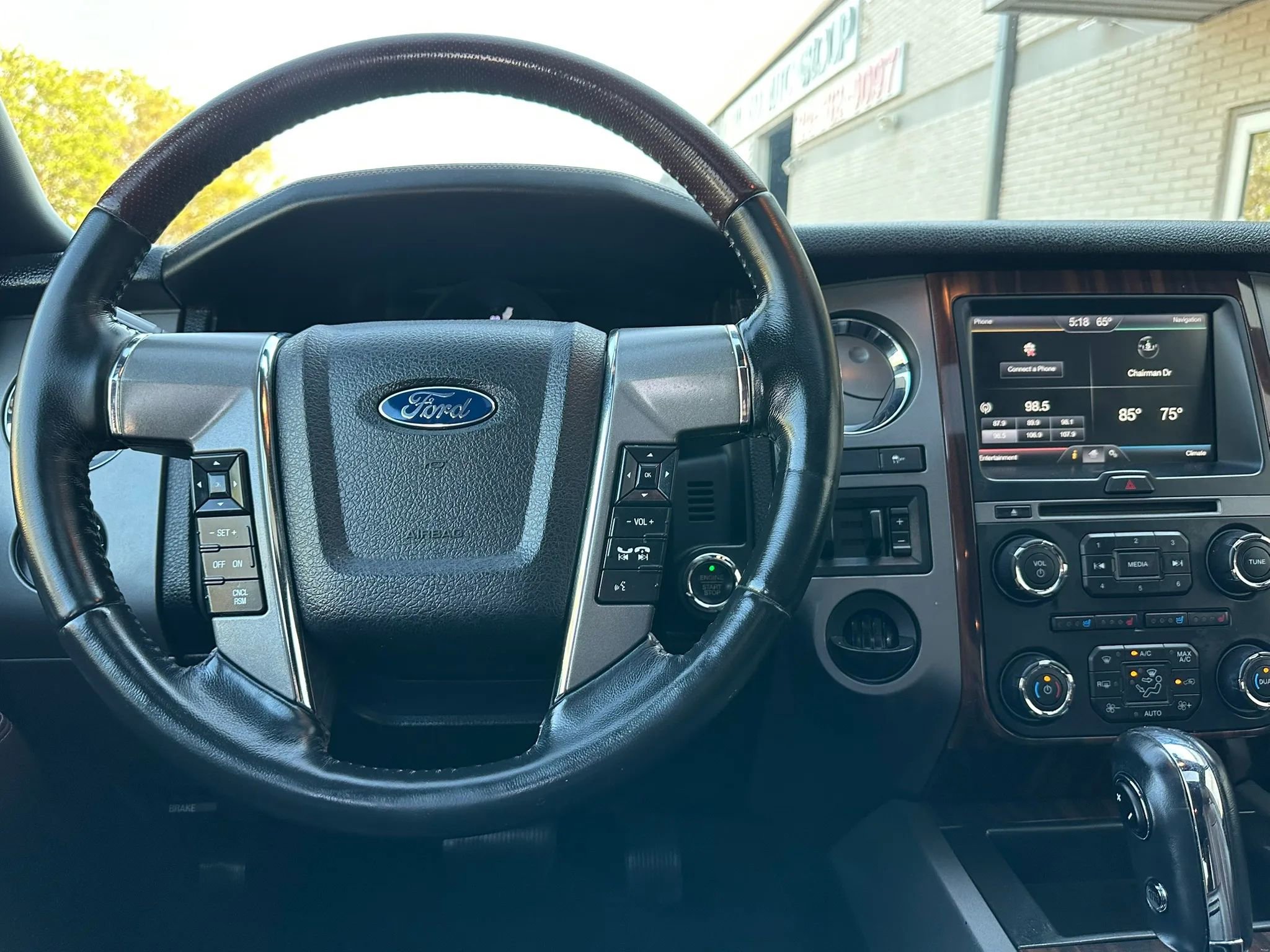 Used 2015 Ford Expedition Platinum image 32