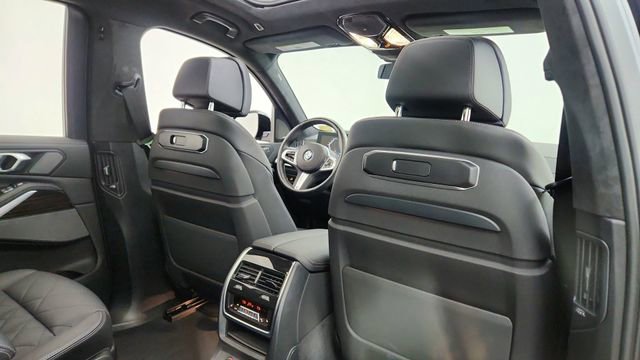 Used 2024 BMW X7 xDrive40i w/ M Sport Package image 27