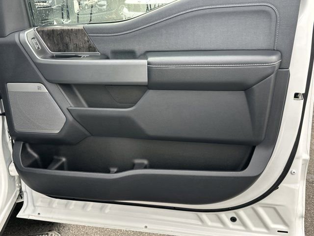 Used 2024 Ford F350 Lariat w/ Chrome Package image 16