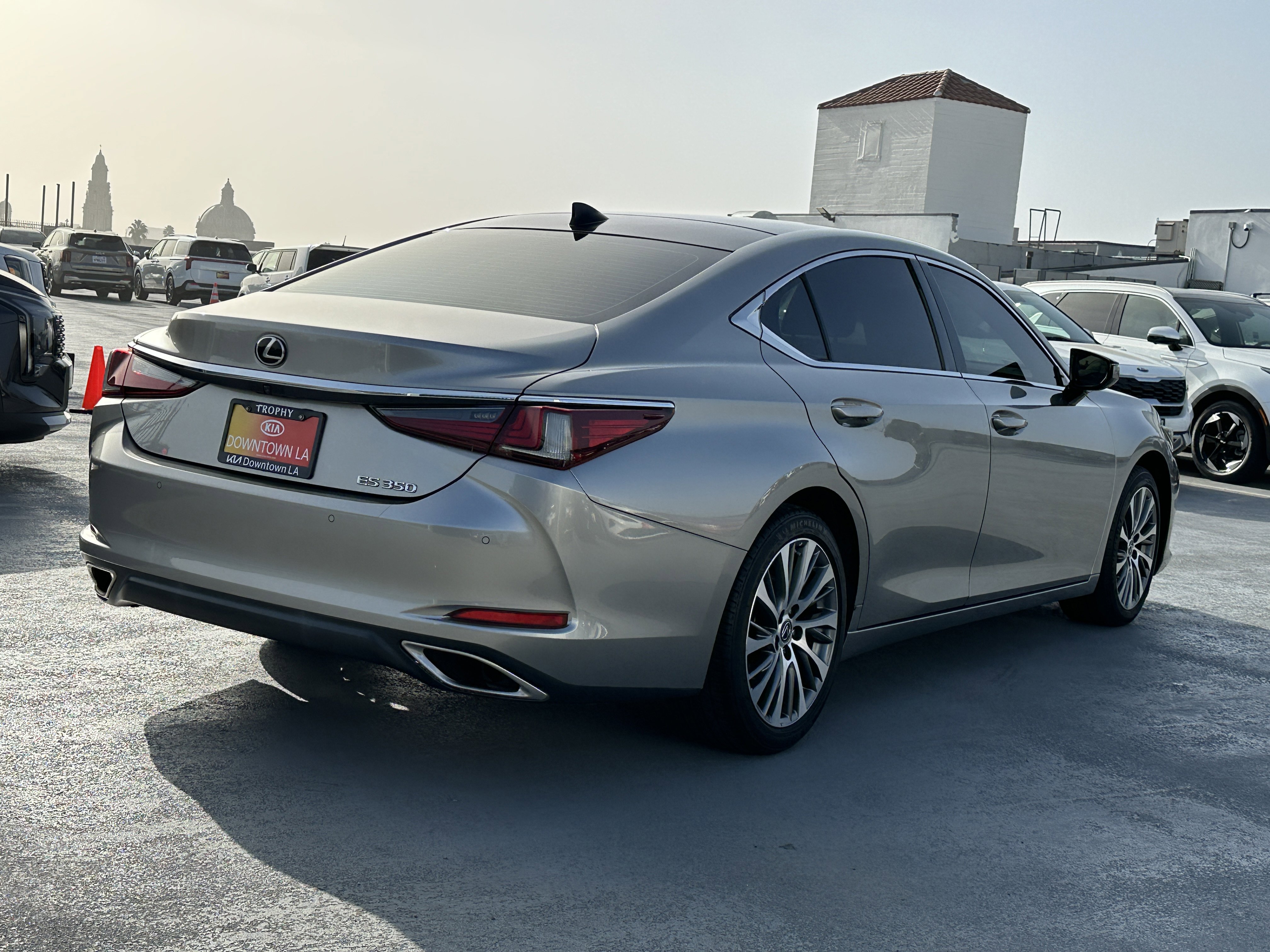 Used 2020 Lexus ES 350 w/ Premium Package image 6