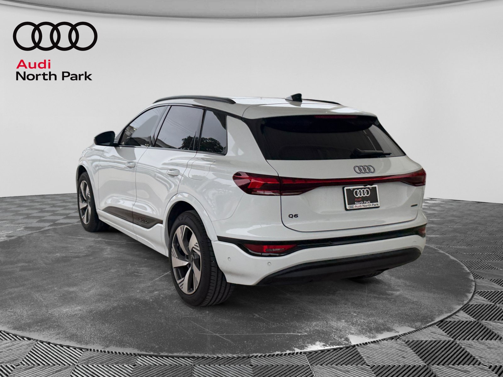 Used 2025 Audi Q6 e-tron Prestige w/ Black Warm Weather Package AWD/4WD image 3