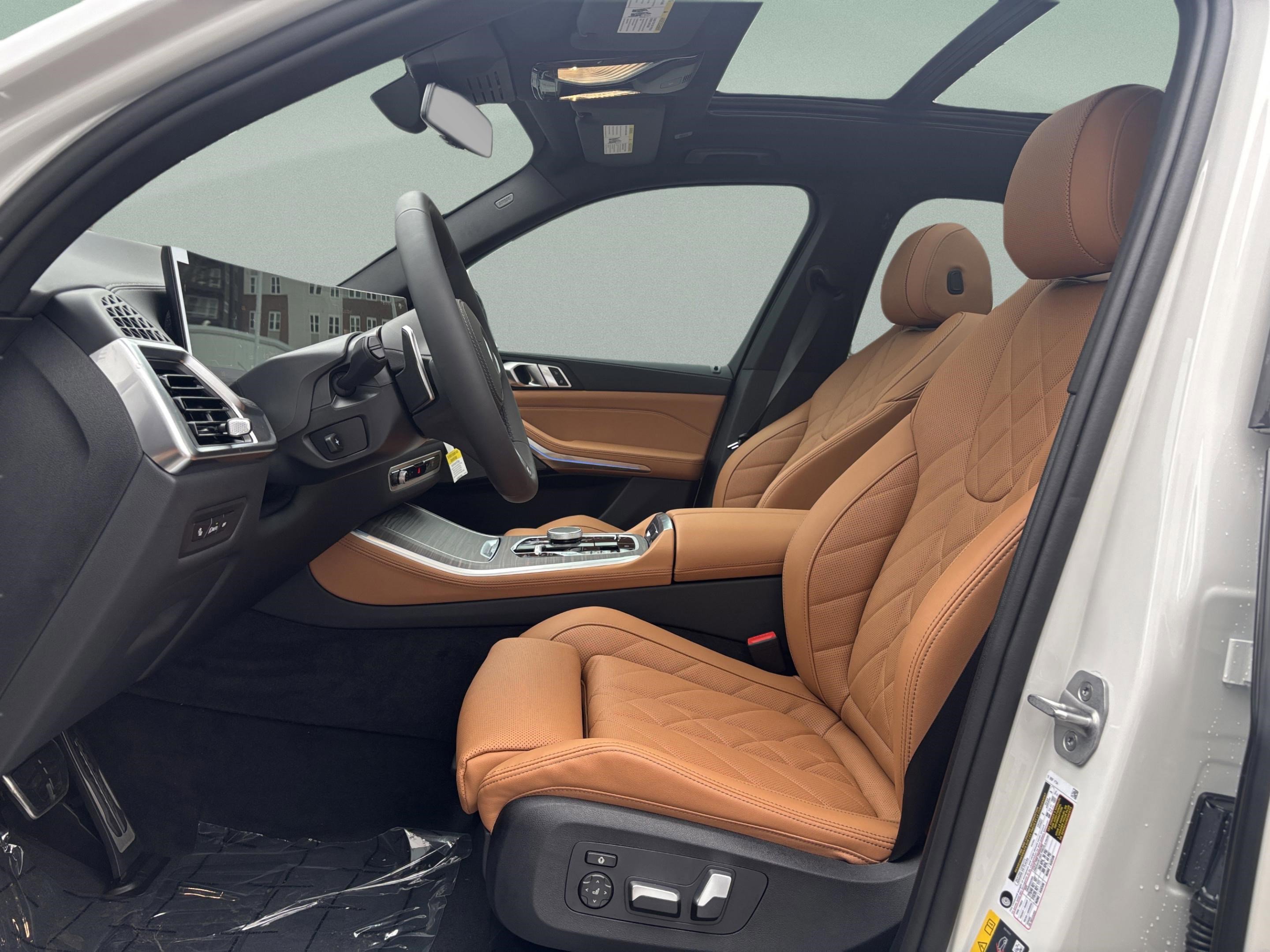 Used 2026 BMW X5 xDrive50e w/ M Sport Package image 22