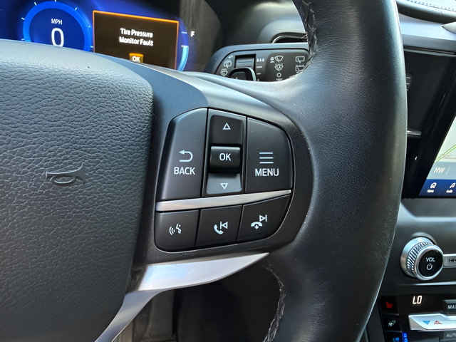 Used 2020 Ford Explorer Platinum w/ Premium Technology Package AWD/4WD image 23