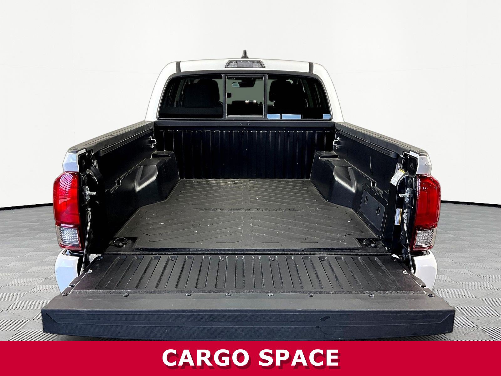 Used 2023 Toyota Tacoma SR AWD/4WD image 7