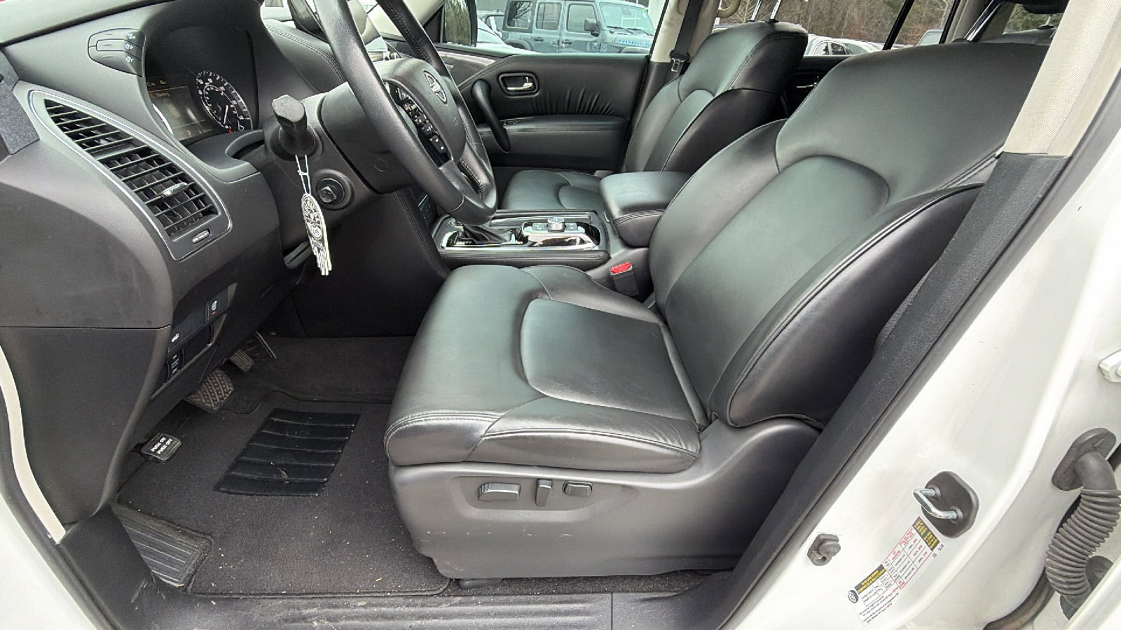 Used 2022 Nissan Armada SV w/ SV Appearance Package image 16