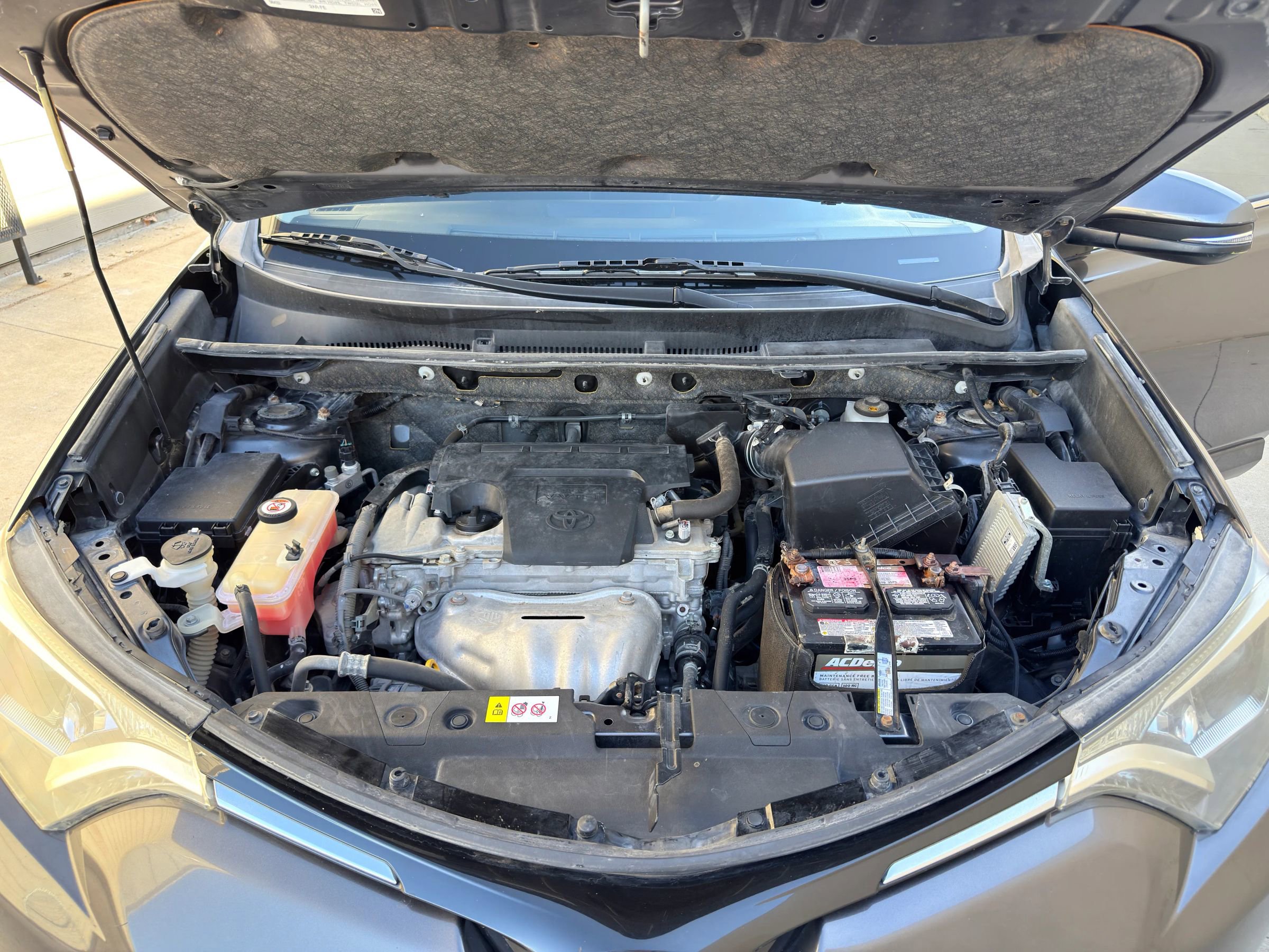 Used 2018 Toyota RAV4 XLE image 20