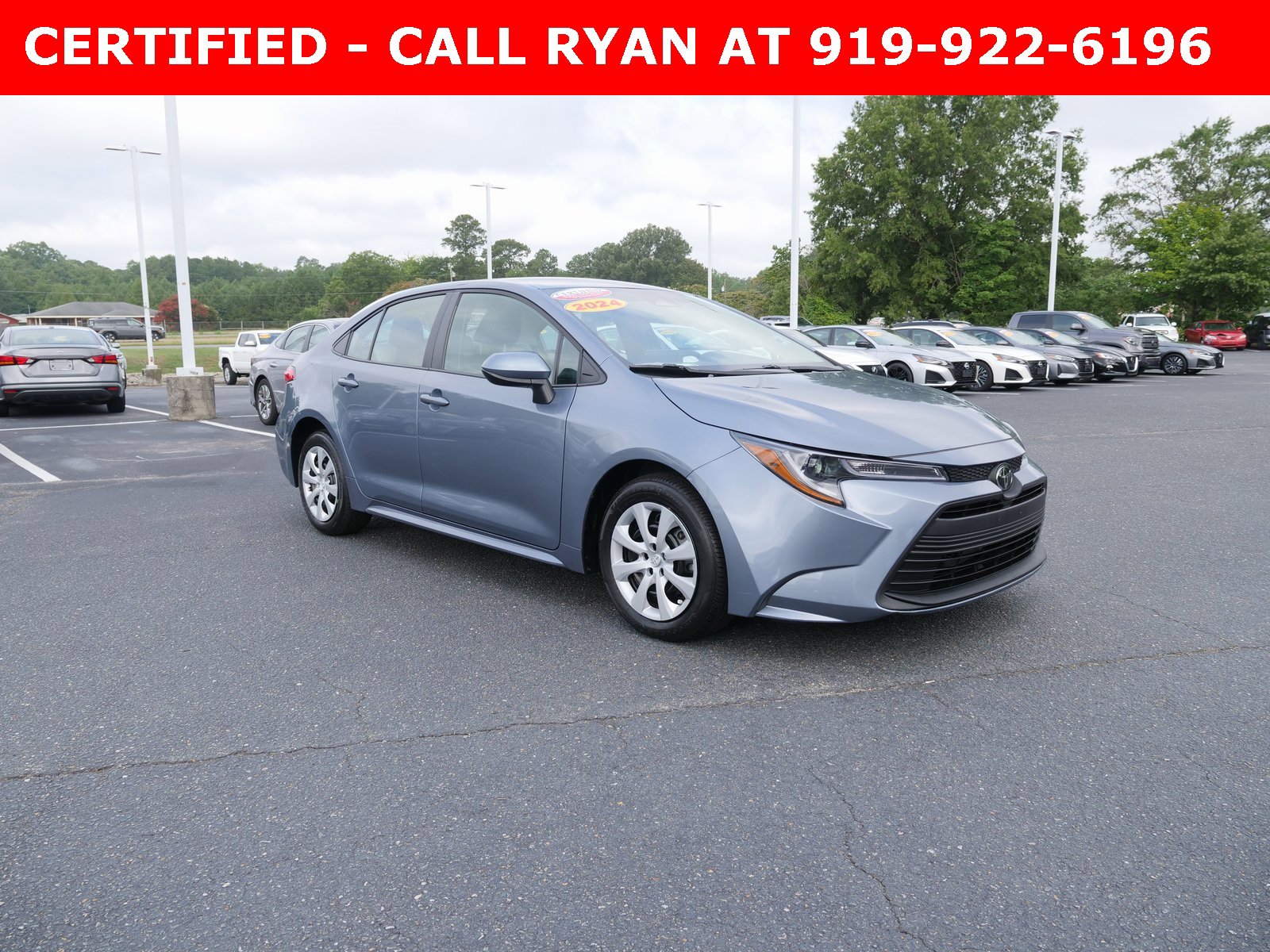 Used 2024 Toyota Corolla LE image 2
