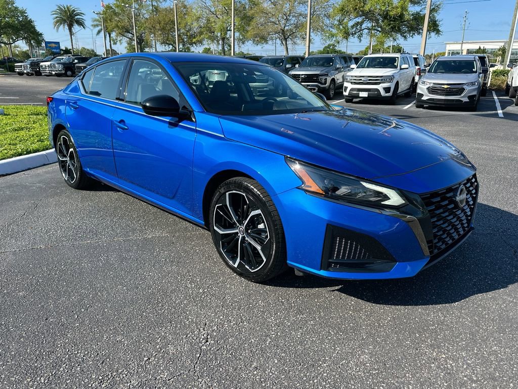 Used 2025 Nissan Altima 2.5 SR image 4