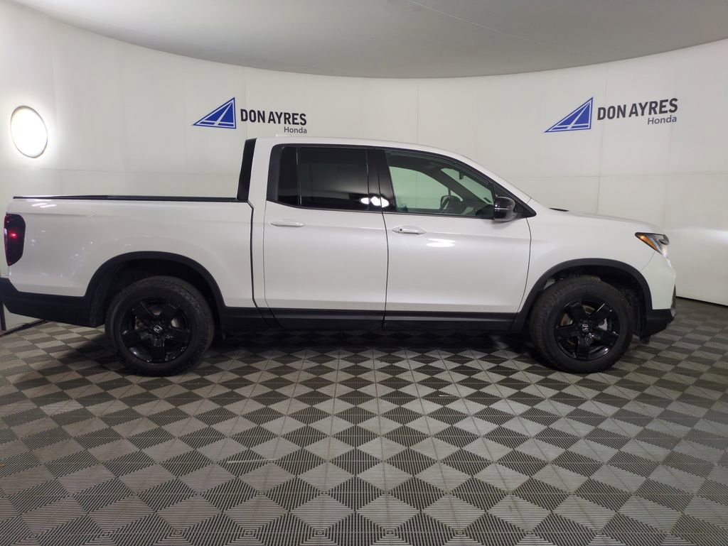 Certified 2024 Honda Ridgeline Black Edition image 10